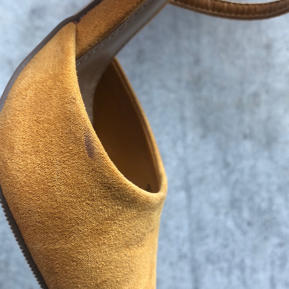 Gorgeous yellow suede heels - Picture 3 of 5